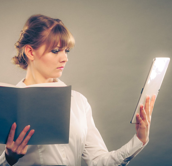 Weighing The Pros and Cons of Digital Textbooks